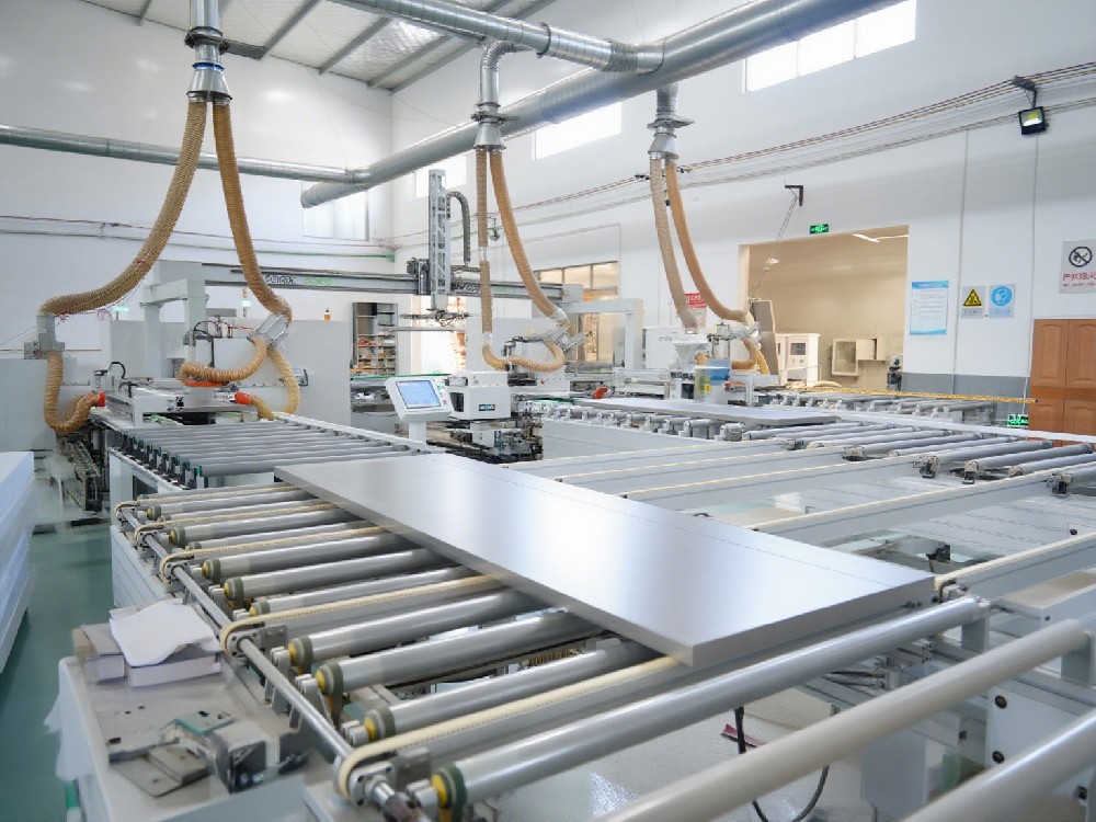 لمسات من الشركة