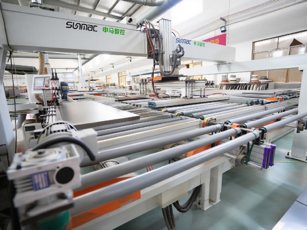 لمسات من الشركة