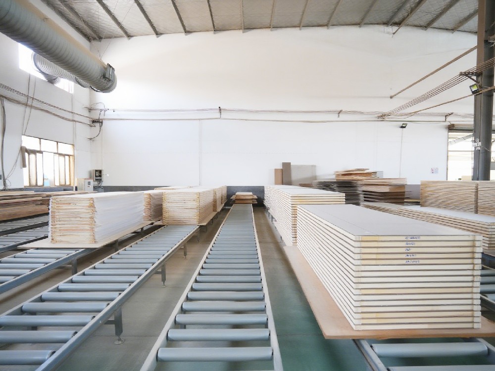 لمسات من الشركة