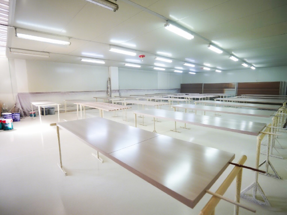 لمسات من الشركة