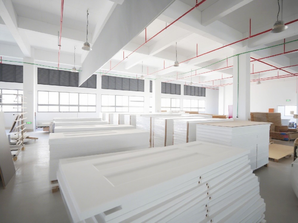 لمسات من الشركة